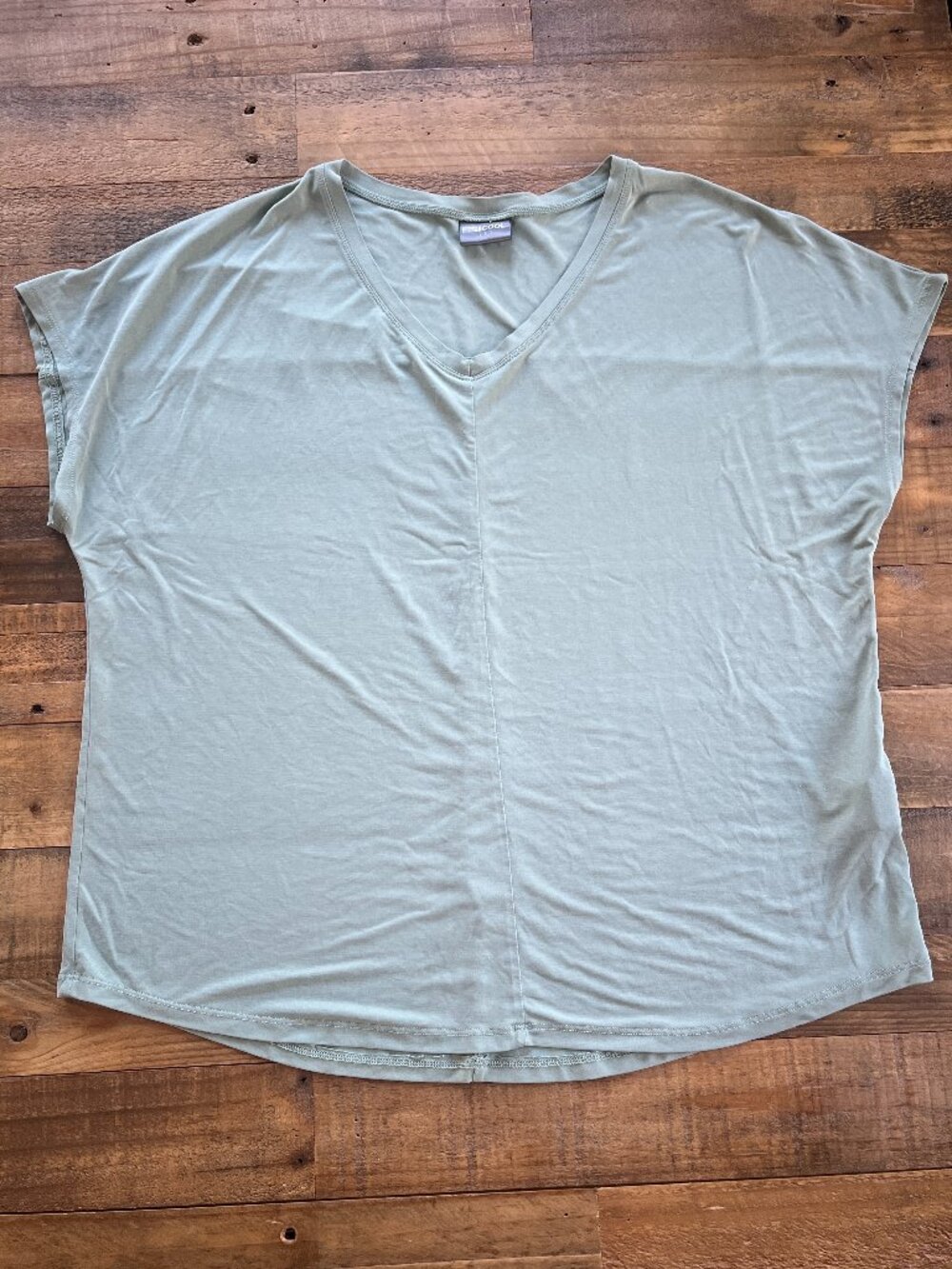 32 Degree Cool V-Neck Tee Sage Green L